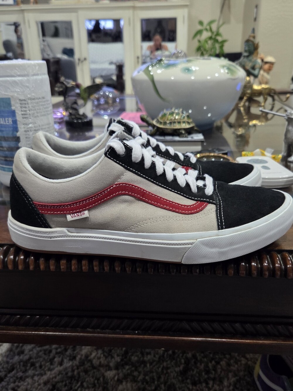 Vans Men’s Old Skool Low-Top Sneakers in Black/Red